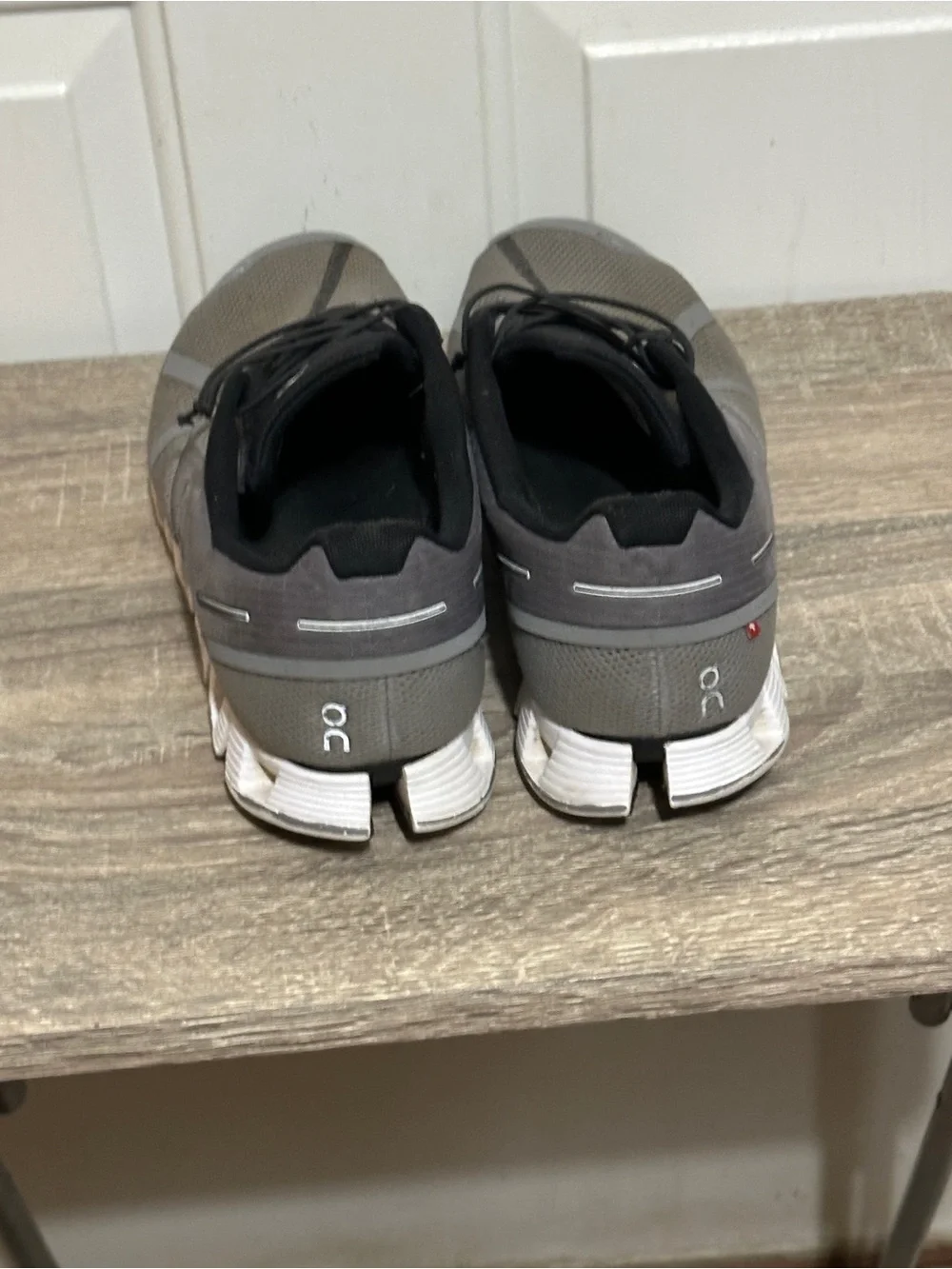 On Cloud 5 Grey / black : Men Size 12 Running Walking Jogging Shoes 19.99195
